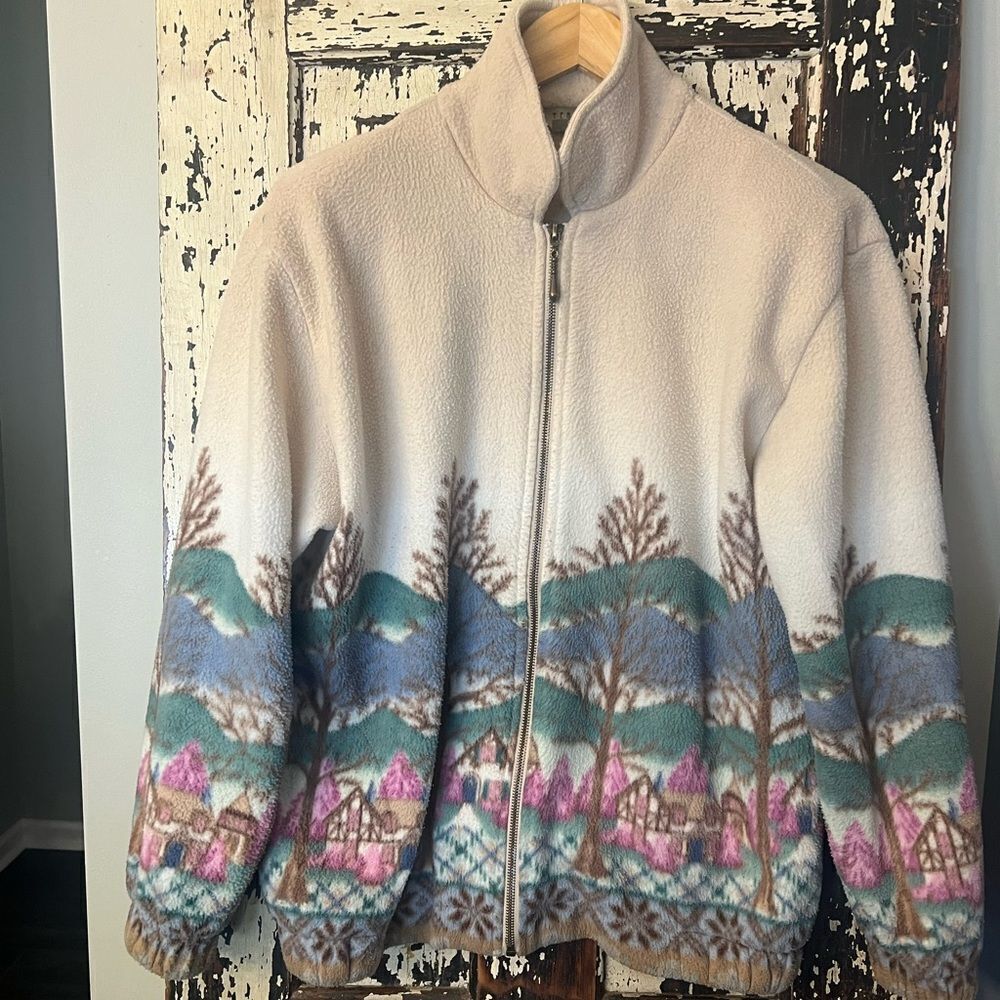 Teddi full zip fleece mountains village trees winter theme jacket. Women’s med